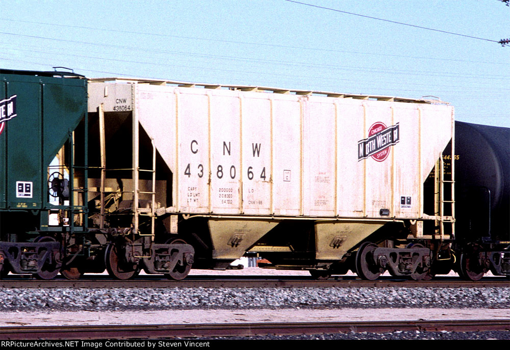 CNW 2 bay covered hopper #438064